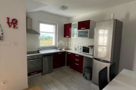 OTOK KRK, DOBRINJ, ŠILO - 2-sobni apartman blizu mora, Dobrinj, Appartamento