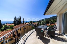 Opatijska rivijera, villa 380 m2 s bazenom i panoramskim pogledom na more, Opatija - Okolica, Haus