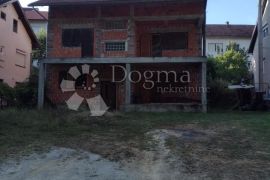 Zgodna kuća za apartmane, Topusko, Дом