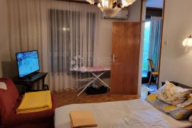 Apartman 80m od mora, Novi Vinodolski, Appartement