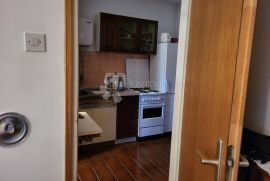 Apartman 80m od mora, Novi Vinodolski, Appartement