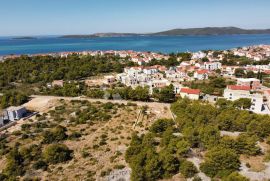 BRODARICA-ATRAKTIVNO GRAĐEVINSKO ZEMLJIŠTE, Šibenik - Okolica, Terra