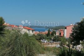 PREDIVAN STAN SA POGLEDOM NA LUKU I MORE MALOG LOŠINJA, Mali Lošinj, Appartment