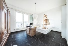 Zagreb, centar, Ulica crvenog križa, trosoban stan, NKP 82 m2, Zagreb, Flat