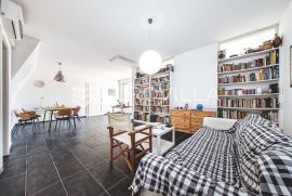 Zagreb, centar, Ulica crvenog križa, trosoban stan, NKP 82 m2, Zagreb, Flat