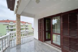 Stan Umag . Crveni vrh. Apartman u manjem objektu, odmah useljivo., Umag, Daire