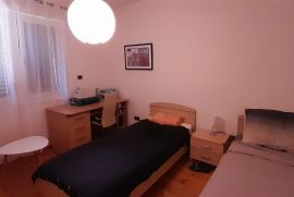 Labin centar - stan sa vrtom!, Labin, Appartment