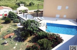 Villa 280 m2 – Novalja *Bazen* (ID-2459/E), Novalja, Famiglia