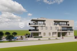 Istra, Umag, Dvosoban stan na prvom katu NKP 64,70 m2, 400 m od mora, Umag, Appartement