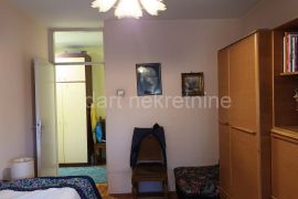 Povoljno lep stan u Zemunu, Zemun, Apartamento