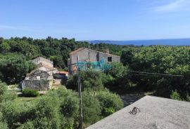 Rab, Kampor obiteljska kuća sa 500m2 građevinskog zemljišta, Rab, House