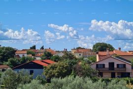 Stan Peroj, novija gradnja u ponudi apartman sa lijepim pogledom, odmah useljiv., Vodnjan, Διαμέρισμα