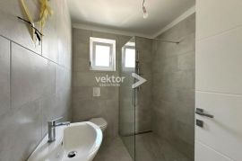 Marčelji, 1-soban s dnevnim boravkom i okućnicom, novogradnja, Viškovo, Flat