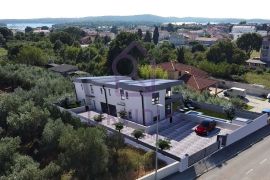 Kuća sa bazenom u Medulinu, 146 m2, 3S+DB, Medulin, Maison