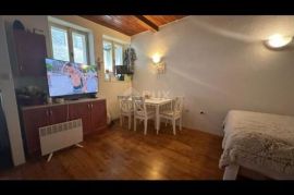 ISTRA, ROVINJ - Poslovni prostor i apartmn u Careri, Rovinj, Ticari emlak