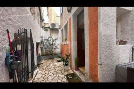 ISTRA, ROVINJ - Poslovni prostor i apartmn u Careri, Rovinj, Εμπορικά ακίνητα