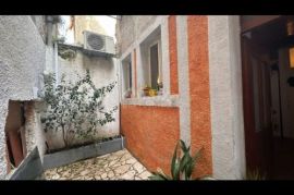 ISTRA, ROVINJ - Poslovni prostor i apartmn u Careri, Rovinj, Ticari emlak