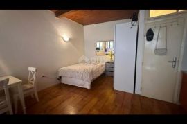 ISTRA, ROVINJ - Poslovni prostor i apartmn u Careri, Rovinj, Коммерческая недвижимость