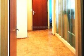 ZAGREB-TREŠNJEVKA-SREDNJACI,65m2,2s,lođa,tramvajska zona, Trešnjevka - Jug, Appartment