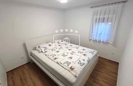 Seline - vrhunski uređen 3.5 soban ap. vrt terasa! 189000€, Starigrad, Apartamento