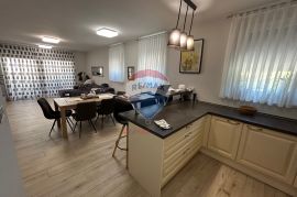 LUKSUZAN STAN 115M2+STAN 56M2+GARAŽA-ZABOK, PRODAJA, Zabok, Appartment