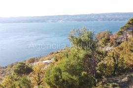 Omiš Stanići 3800 m2 građevinsko zemljište top loakcija, Omiš, Terreno