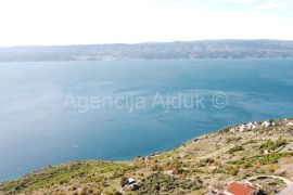 Omiš Stanići 3800 m2 građevinsko zemljište top loakcija, Omiš, Land