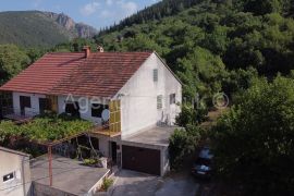 Imotski Donji Proložac kuća 187 m2 - povoljno, Imotski, Maison