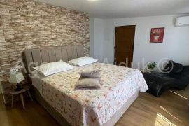 Omiš vila Stanići top lokacija - intima - pogled na more, Omiš, Casa