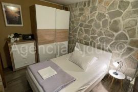 Omiš vila Stanići top lokacija - intima - pogled na more, Omiš, Haus