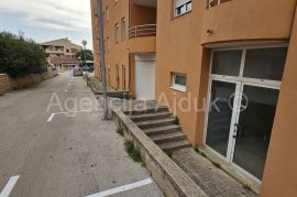 Zadar Borik poslovni prostor 81 m2 novo u ponudi, Zadar, Propiedad comercial