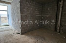 Zadar Borik poslovni prostor 81 m2 novo u ponudi, Zadar, Εμπορικά ακίνητα