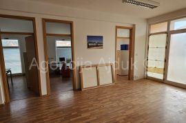 Zadar Borik poslovni prostor 149 m2 top lokacija, Zadar, Propiedad comercial