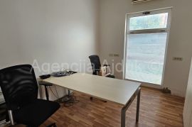 Zadar Borik poslovni prostor 149 m2 top lokacija, Zadar, العقارات التجارية