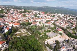 Imotski građevinsko zemljište 1176 m2 Modro jezero - TOP PONUDA!, Imotski, Γη