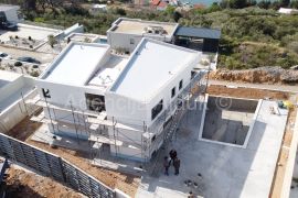 Split Podstrana nova vila sa trajnim pogledom na more 297 m2, Podstrana, بيت