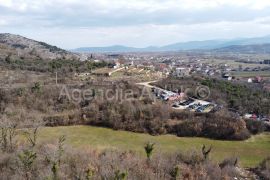 Imotski Glavina Donja građevinsko zemljište 4500 m2, Imotski, Terreno