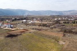 Imotski Donji Proložac 1900 m2 građevinsko zemljište - novo, Imotski, Land