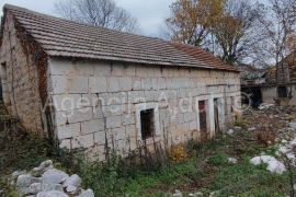 Imotski - kamena kuća 73 m2 Vinjani Donji, Imotski, Casa