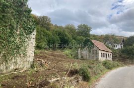 Lika Jezerane kamena kuća 58 m2 + okućnica 900 m2 - povoljno, Brinje, بيت