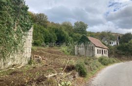 Lika Jezerane kamena kuća 75 m2 + okućnica povoljno, Brinje, House