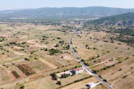 Dicmo najam građevinskog zemljišta 5378 m2 - novo u ponudi, Dicmo, Land