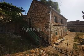 Imotski Lokvičići kamene kuće na parceli od 2035 m2 - ekskluziva, Imotski, Maison