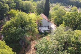 Imotski kuća 115 m2 sa okućnicom - top lokacija, Imotski, House