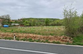 Sinj Hrvace građevinsko zemljište 1400 m2 - povoljno, Hrvace, Γη