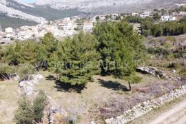 Klis građevinsko zemljište 1568 m2 - novo u ponudi, Klis, Tierra