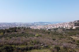 Klis građevinsko zemljište 1568 m2 - novo u ponudi, Klis, Tierra