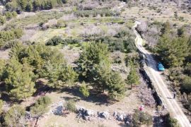 Klis građevinsko zemljište 1568 m2 - novo u ponudi, Klis, Tierra