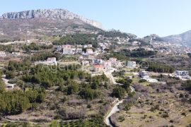 Klis građevinsko zemljište 1568 m2 - novo u ponudi, Klis, Tierra