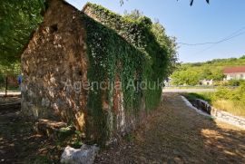 Imotski kamena kuća sa okućnicom Kamenmost, Imotski, Maison